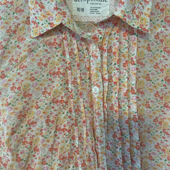 Aeropostale Women’s Floral Pintuck Button-Up Shirt - Breathable, Spring Blouse - Picture 5 of 6